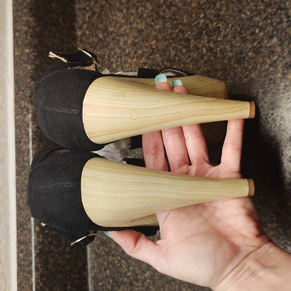 50%OFF!Qupid Sexy Platform High Heel Sandals Black Faux Suede On Wooden Heel - Picture 6 of 16